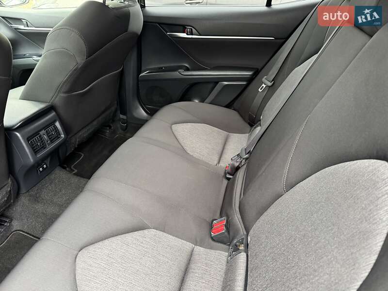 Седан Toyota Camry 2017 в Николаеве