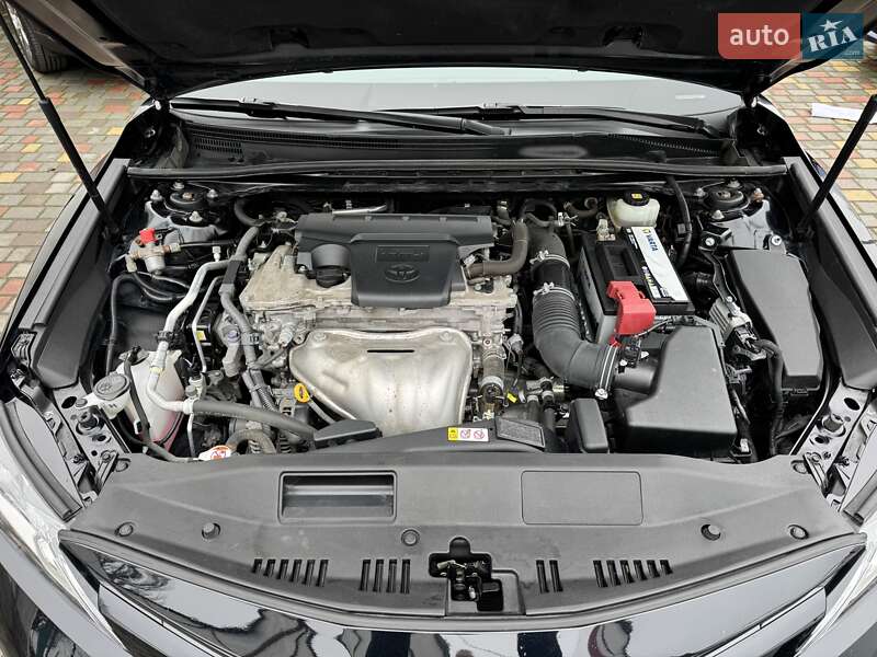 Седан Toyota Camry 2017 в Николаеве