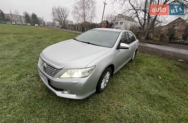 Седан Toyota Camry 2012 в Дніпрі