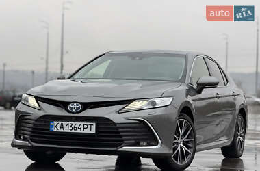 Седан Toyota Camry 2023 в Києві