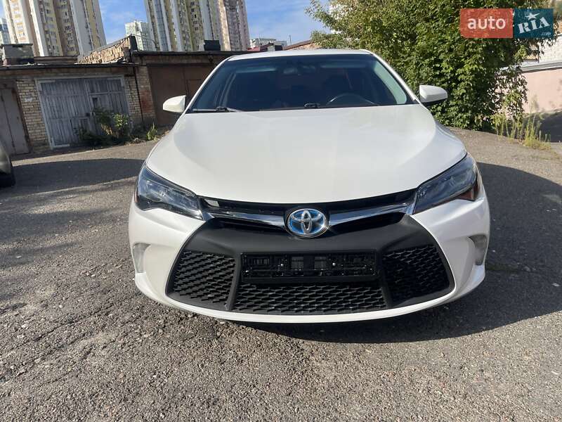 Седан Toyota Camry 2017 в Киеве