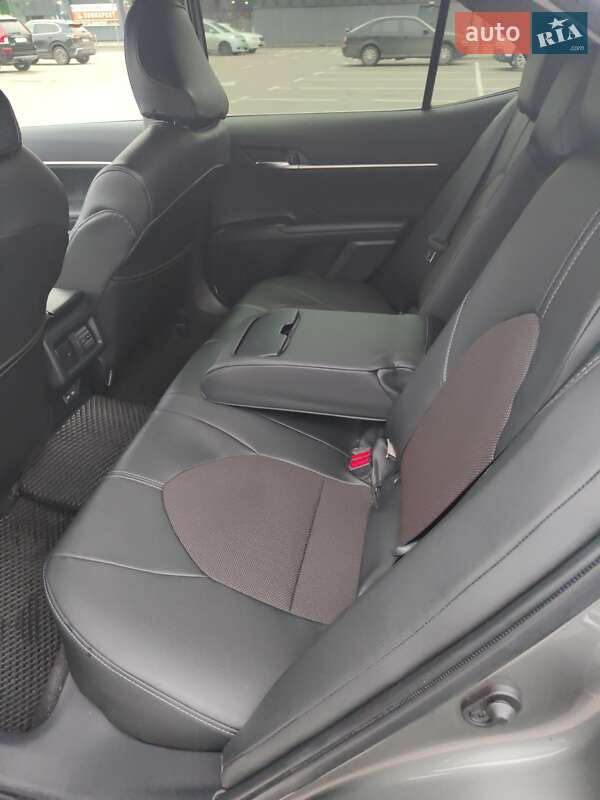 Седан Toyota Camry 2023 в Киеве фото 12 Седан Toyota Camry 2023 в Киеве