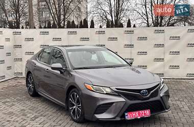 Седан Toyota Camry 2020 в Луцьку