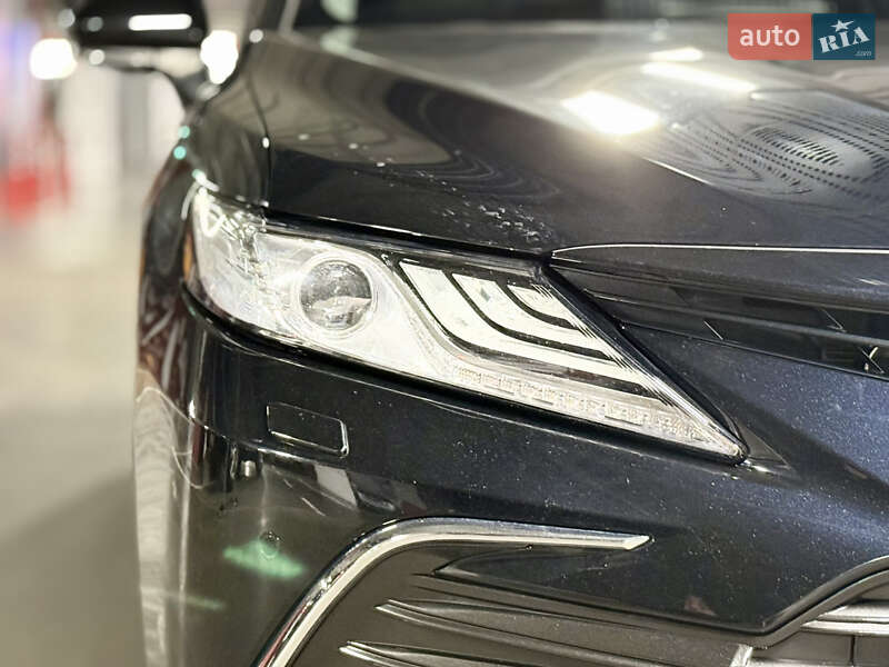 Седан Toyota Camry 2021 в Харкові