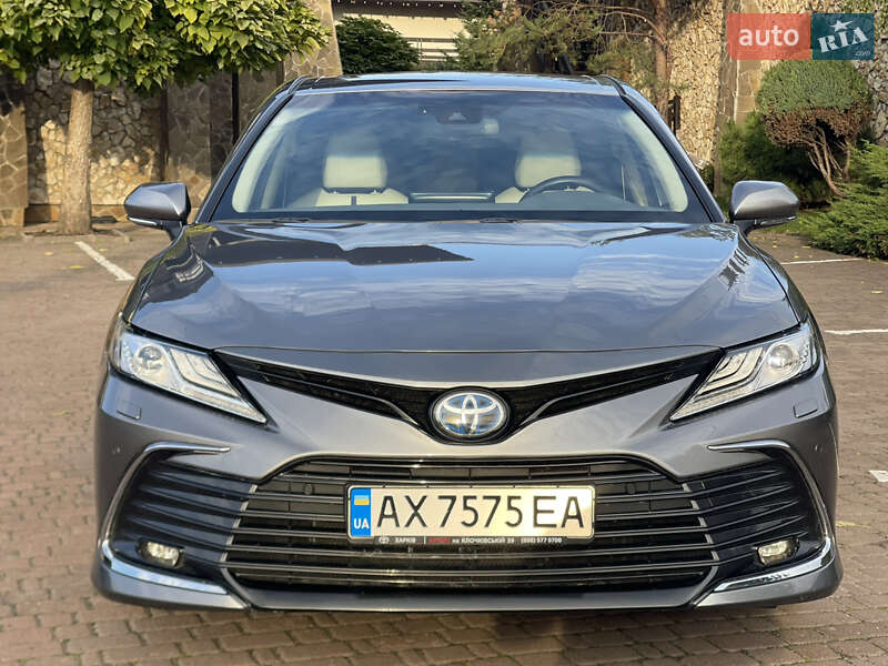 Седан Toyota Camry 2023 в Ровно фото 2 Седан Toyota Camry 2023 в Ровно