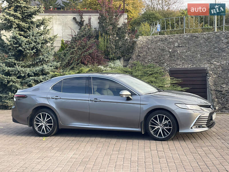 Седан Toyota Camry 2023 в Ровно фото 3 Седан Toyota Camry 2023 в Ровно