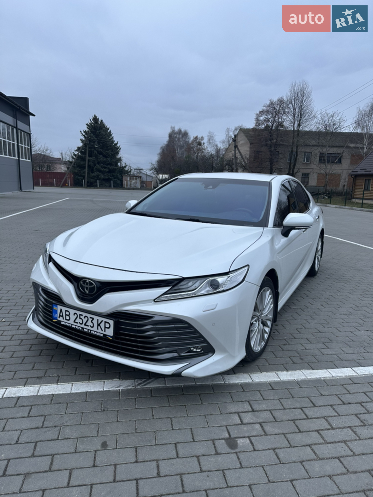 2019 Toyota Camry - мініатюра 2
