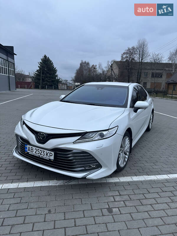 Toyota Camry 2019