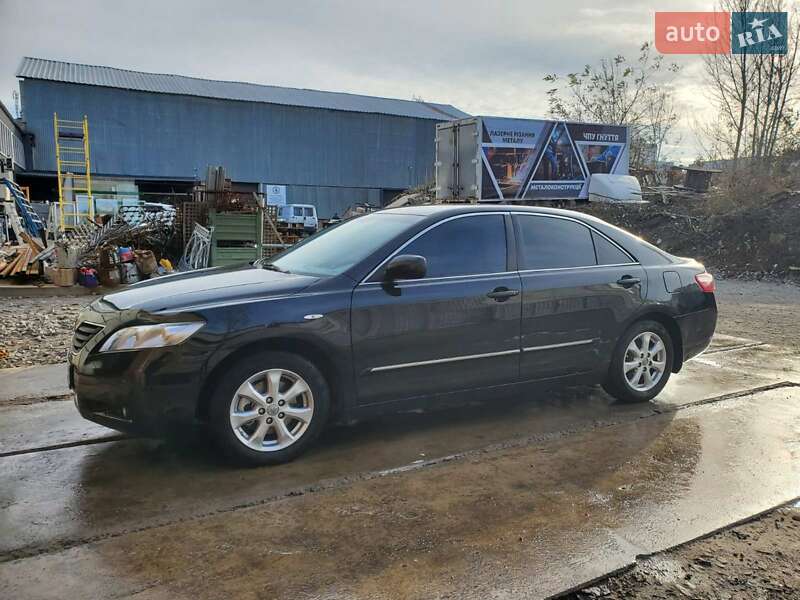 Седан Toyota Camry 2007 в Киеве