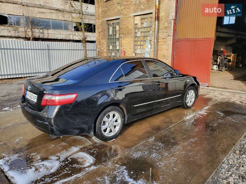 Седан Toyota Camry 2007 в Киеве