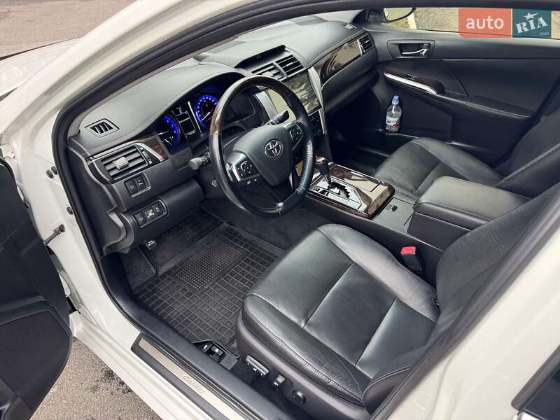 Седан Toyota Camry 2015 в Харкові