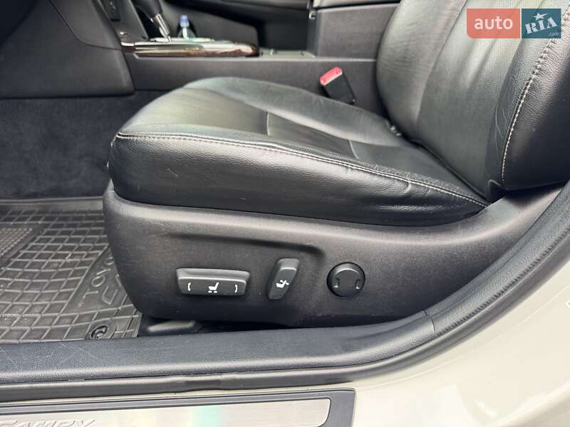 Седан Toyota Camry 2015 в Харкові