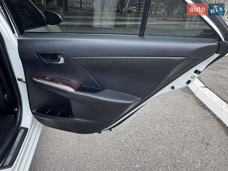 Седан Toyota Camry 2015 в Харкові