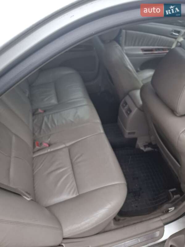 Седан Toyota Camry 2003 в Киеве