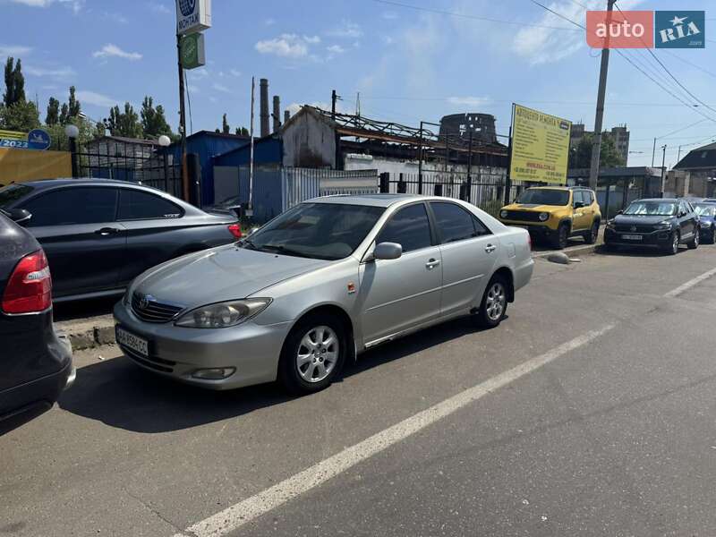 Седан Toyota Camry 2003 в Киеве