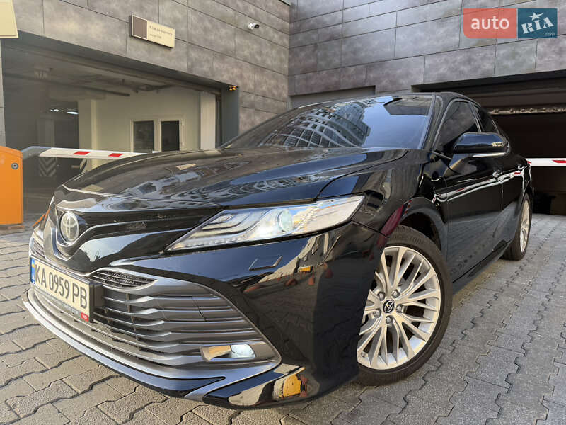 Седан Toyota Camry 2018 в Киеве фото 3 Седан Toyota Camry 2018 в Киеве