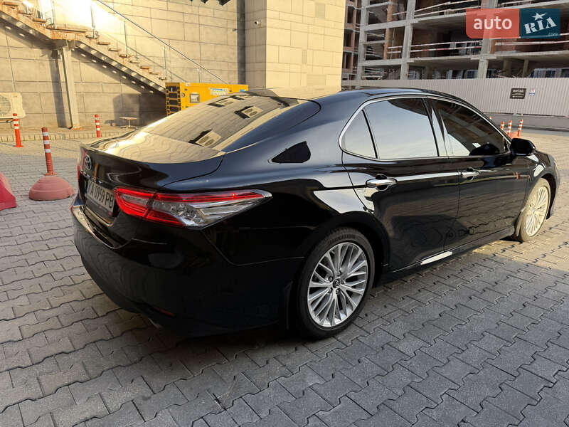 Седан Toyota Camry 2018 в Киеве фото 17 Седан Toyota Camry 2018 в Киеве