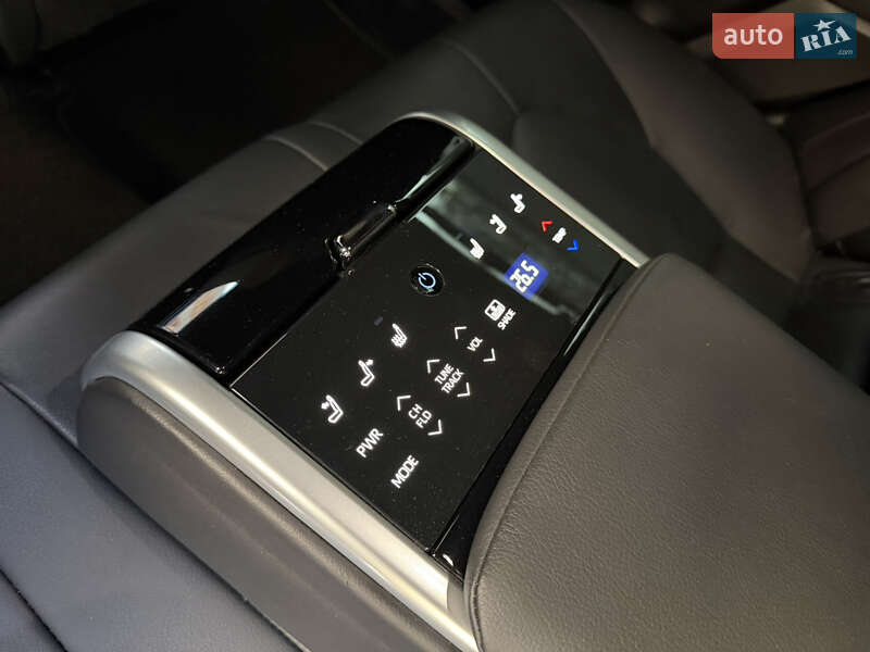 Седан Toyota Camry 2018 в Киеве фото 45 Седан Toyota Camry 2018 в Киеве