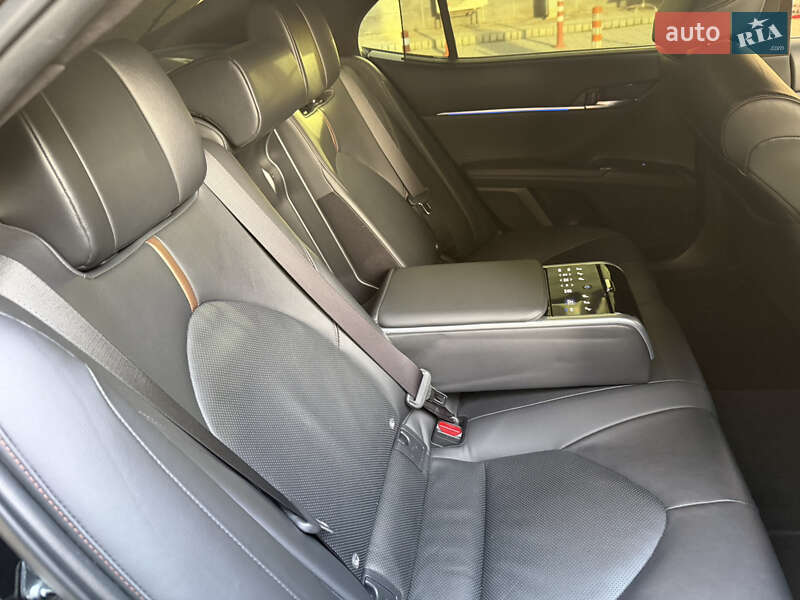 Седан Toyota Camry 2018 в Киеве фото 47 Седан Toyota Camry 2018 в Киеве