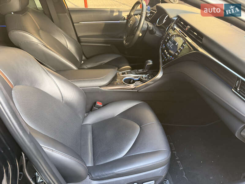 Седан Toyota Camry 2018 в Киеве фото 51 Седан Toyota Camry 2018 в Киеве