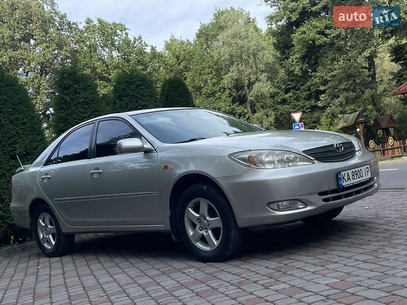 Седан Toyota Camry 2002 в Дрогобыче