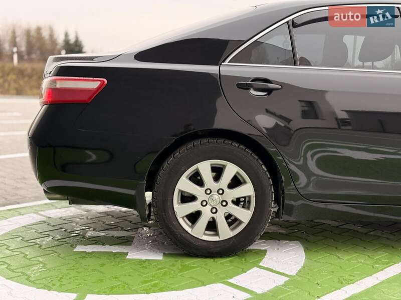 Седан Toyota Camry 2008 в Львові