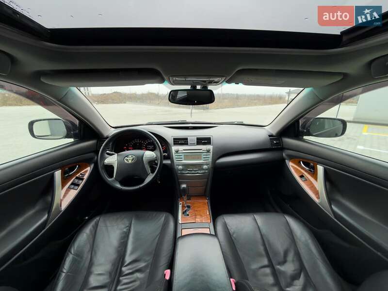 Седан Toyota Camry 2008 в Львові