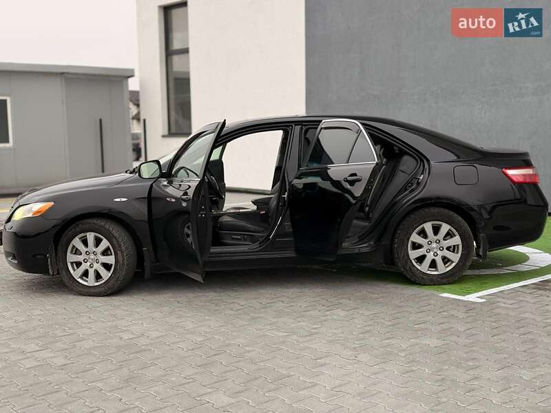 Седан Toyota Camry 2008 в Львові