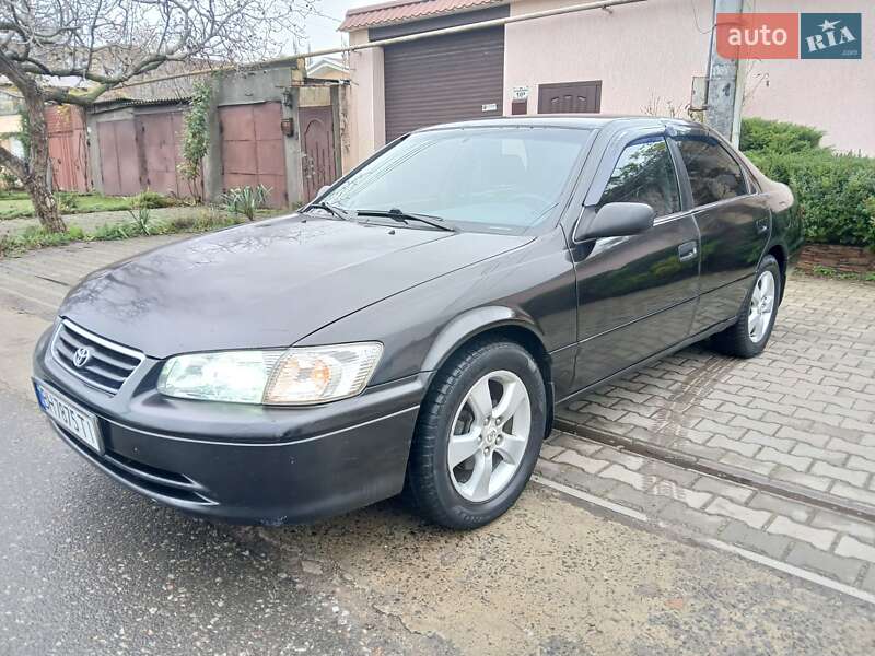 Седан Toyota Camry 2000 в Одесі