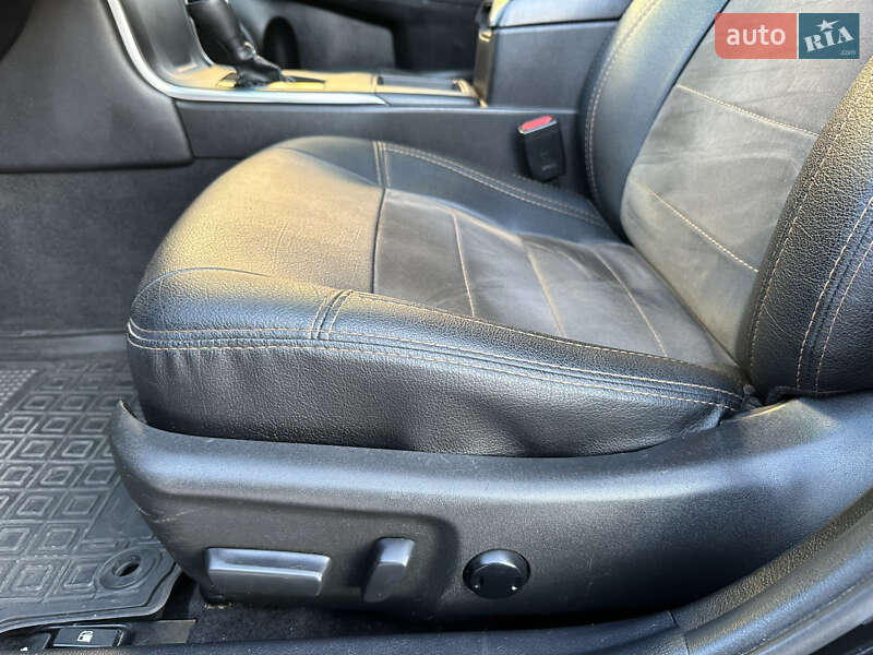 Седан Toyota Camry 2014 в Києві фото 18 Седан Toyota Camry 2014 в Києві