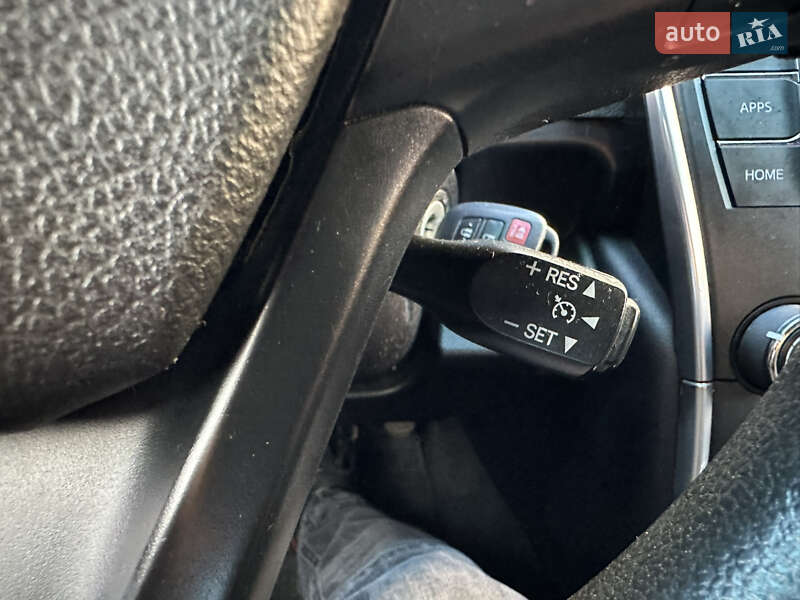 Седан Toyota Camry 2014 в Києві фото 35 Седан Toyota Camry 2014 в Києві