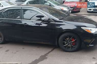 Седан Toyota Camry 2015 в Киеве
