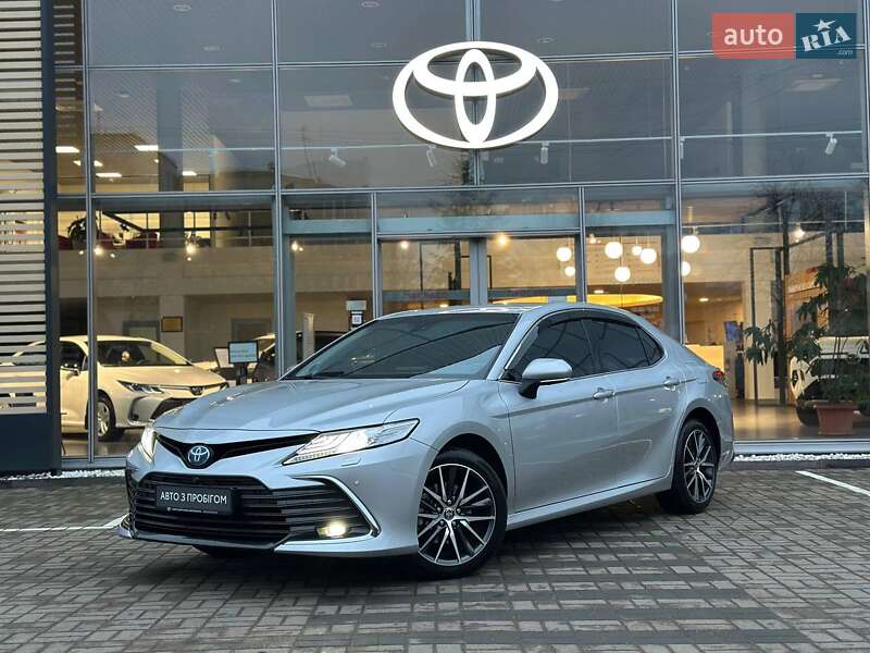 Седан Toyota Camry 2023 в Луцке фото Седан Toyota Camry 2023 в Луцке
