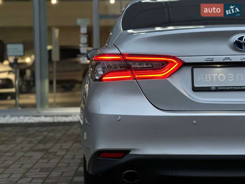Седан Toyota Camry 2023 в Луцке фото 5 Седан Toyota Camry 2023 в Луцке