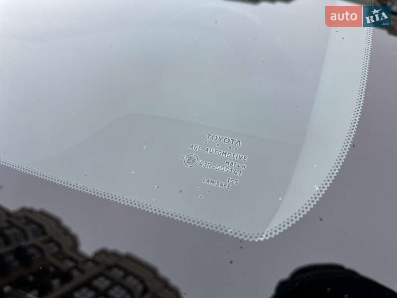 Седан Toyota Camry 2018 в Софиевской Борщаговке