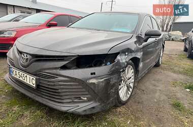 Седан Toyota Camry 2018 в Киеве
