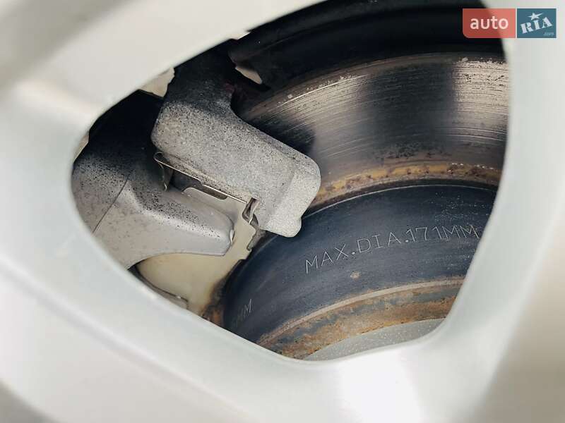 Седан Toyota Camry 2010 в Киеве