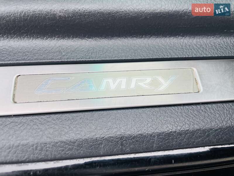 Седан Toyota Camry 2010 в Киеве