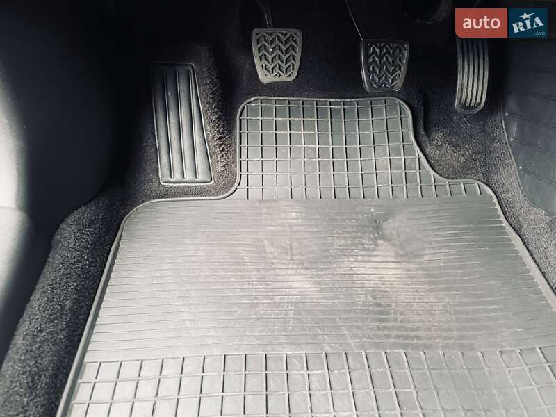 Седан Toyota Camry 2010 в Киеве