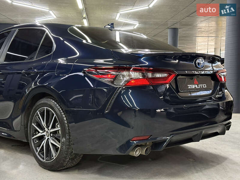 Седан Toyota Camry 2021 в Одессе