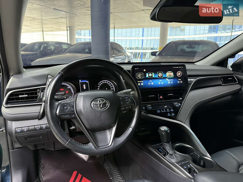 Седан Toyota Camry 2021 в Одессе