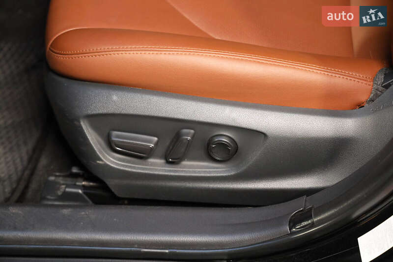 Седан Toyota Camry 2017 в Луцке фото 12 Седан Toyota Camry 2017 в Луцке