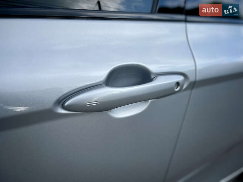 Седан Toyota Camry 2020 в Киеве фото 20 Седан Toyota Camry 2020 в Киеве