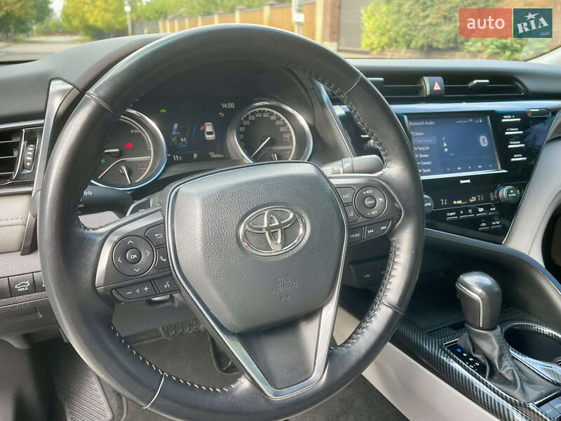 Седан Toyota Camry 2020 в Киеве фото 25 Седан Toyota Camry 2020 в Киеве