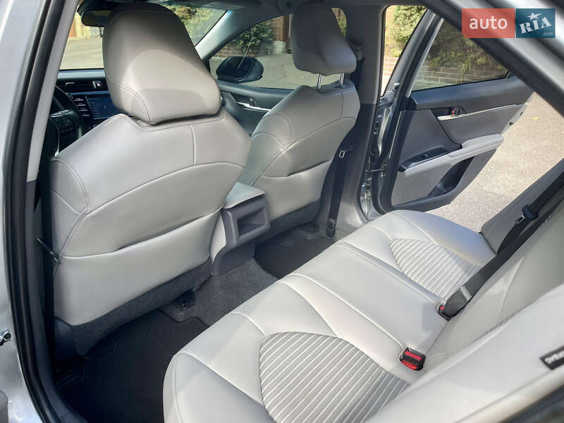 Седан Toyota Camry 2020 в Киеве фото 36 Седан Toyota Camry 2020 в Киеве