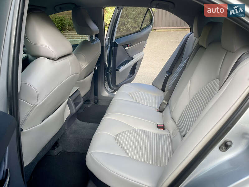 Седан Toyota Camry 2020 в Киеве фото 39 Седан Toyota Camry 2020 в Киеве