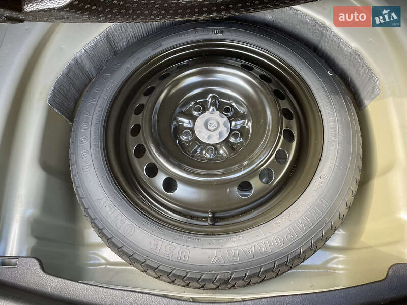 Седан Toyota Camry 2020 в Киеве фото 44 Седан Toyota Camry 2020 в Киеве