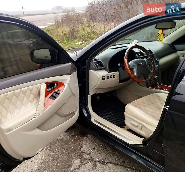 Седан Toyota Camry 2008 в Києві