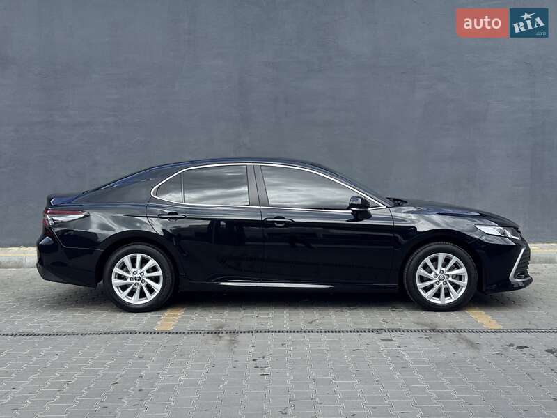 Седан Toyota Camry 2021 в Житомире