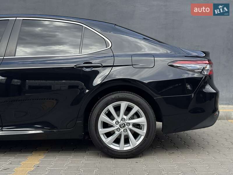 Седан Toyota Camry 2021 в Житомире